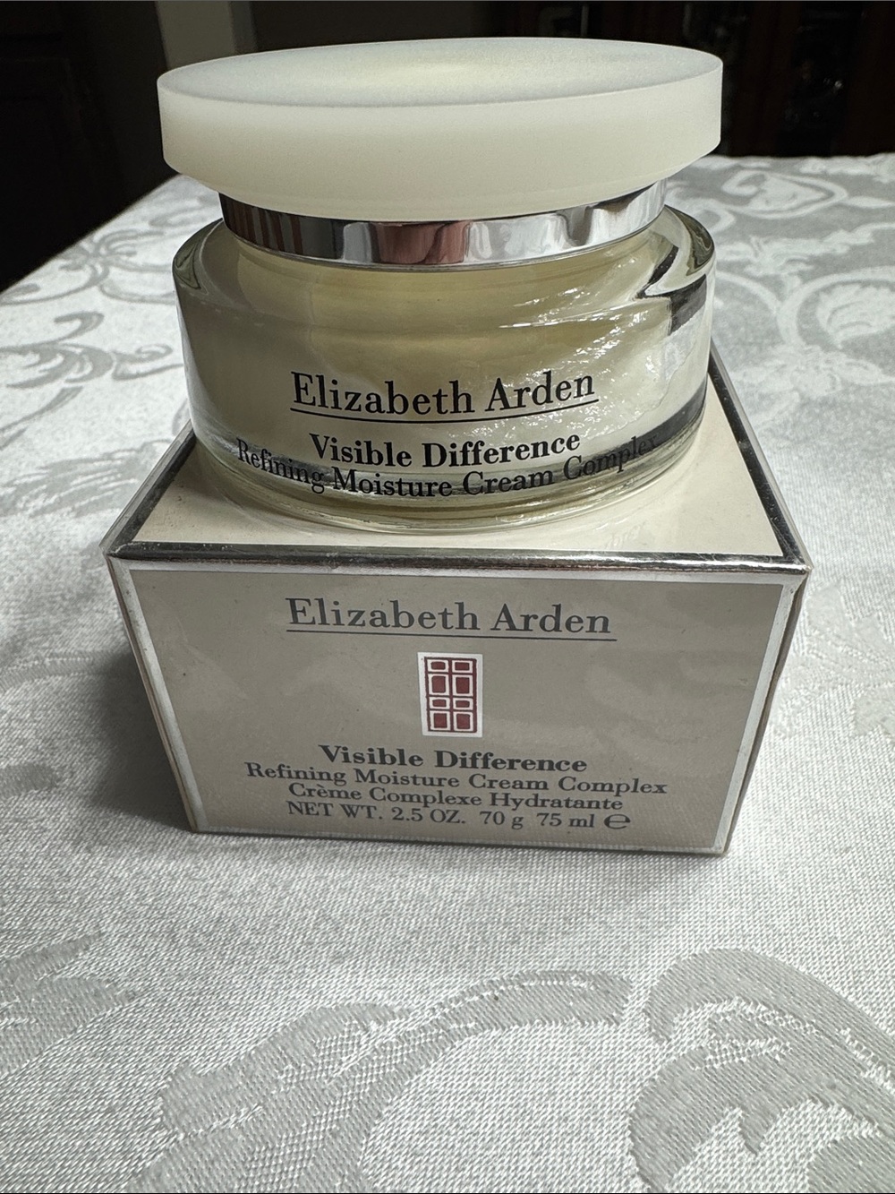 NIB Elizabeth Arden visible Difference refining complex cream.  2.5oz.